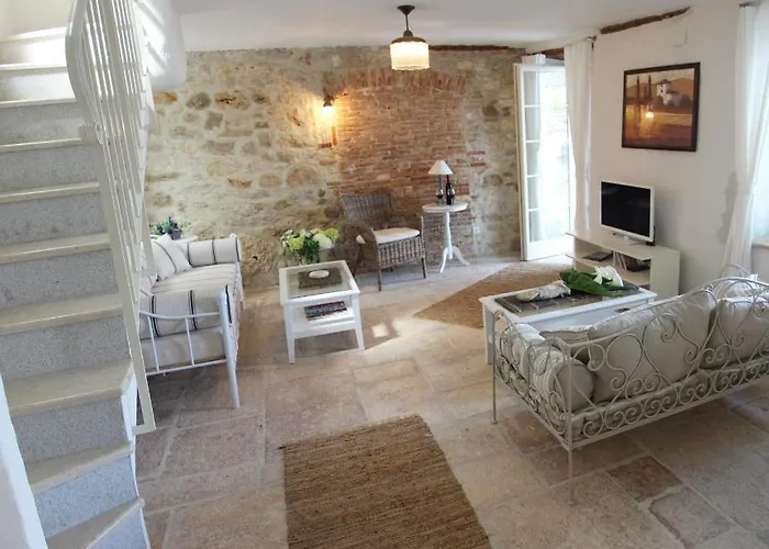 Casa Svalba Ρόβινι